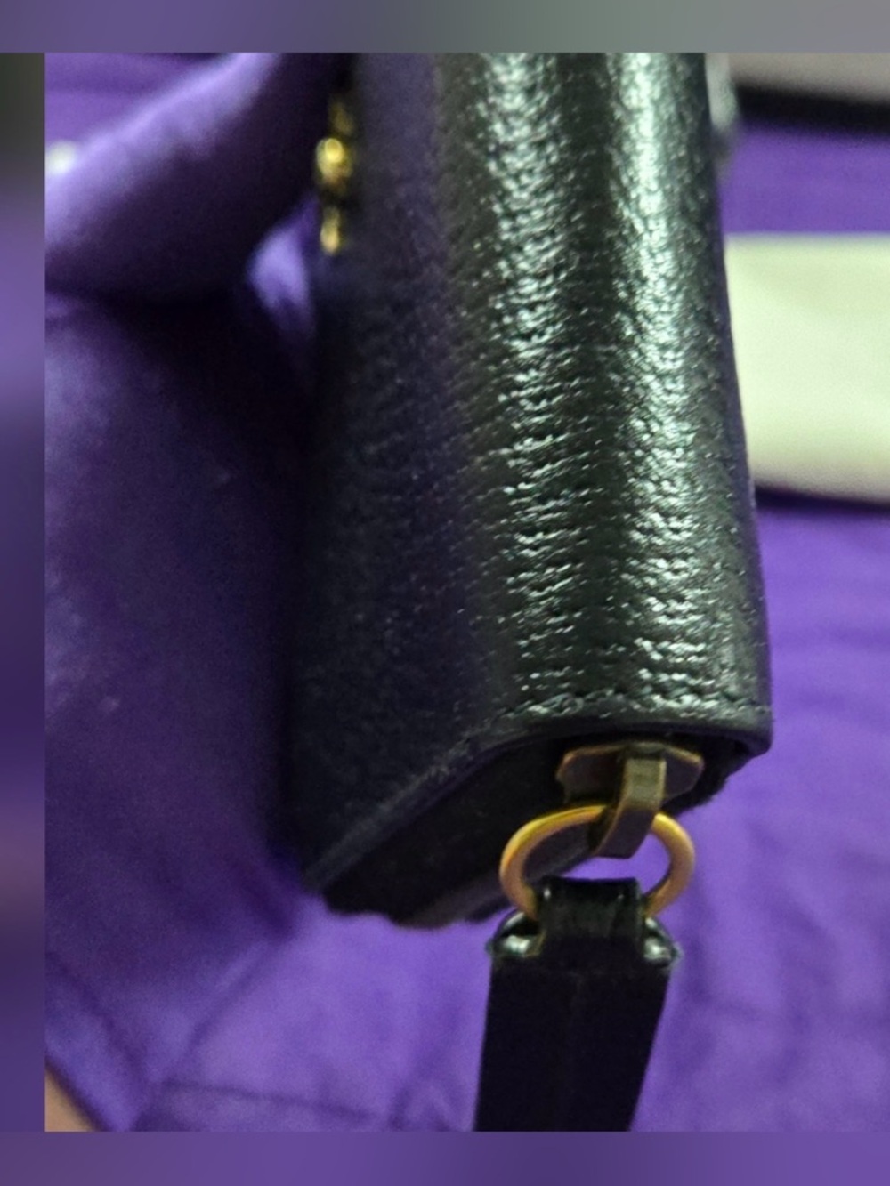 Gucci Animalier Bee black Leather Zip Around Wallet. - Picture 10 of 17